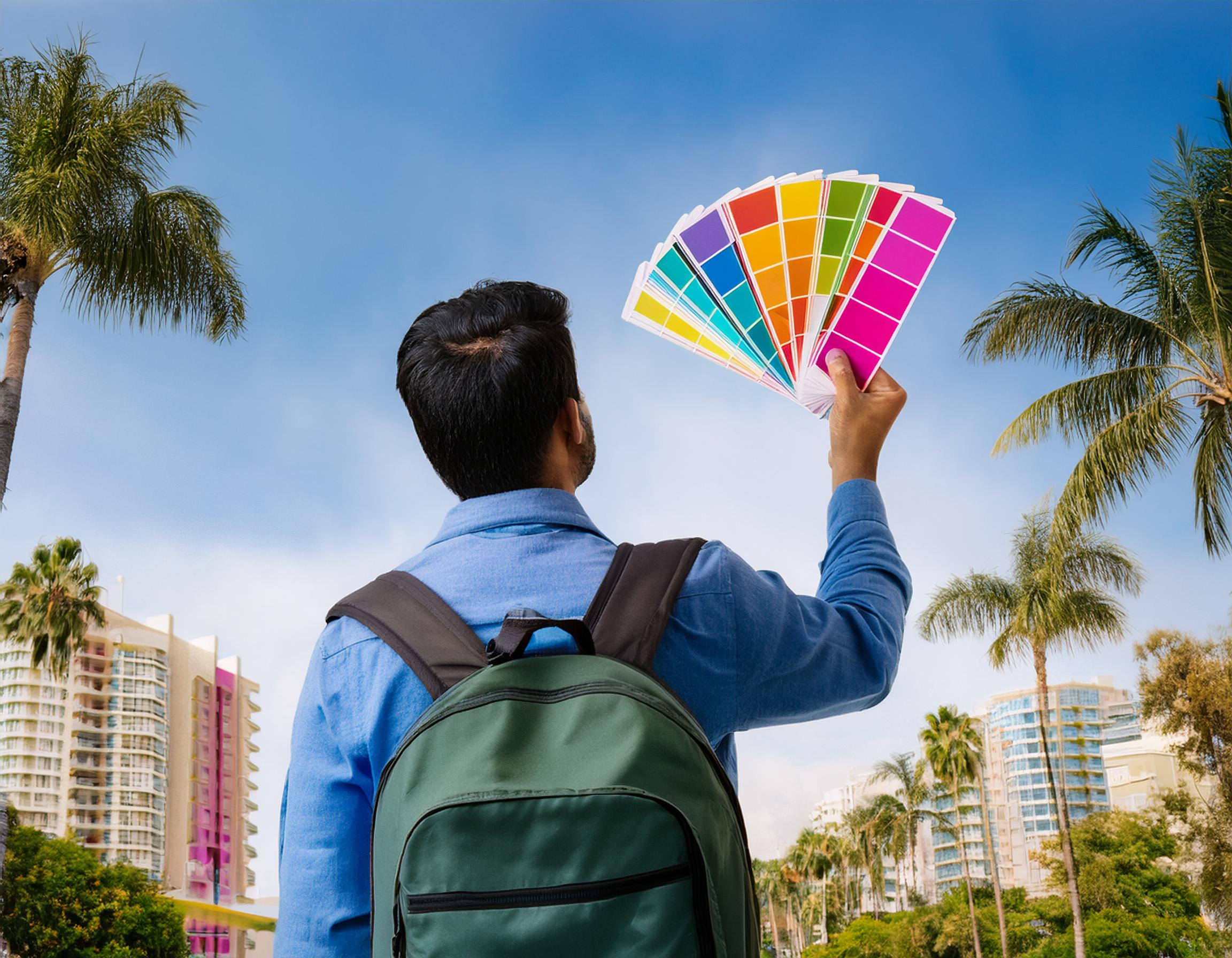 homme tenant un nuancier